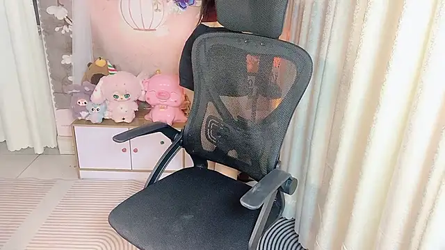 Snapshot of Xuka2594 chatting on 12-04-25, 01:09 Xuka2594 online show from 12-04-25, 01:09