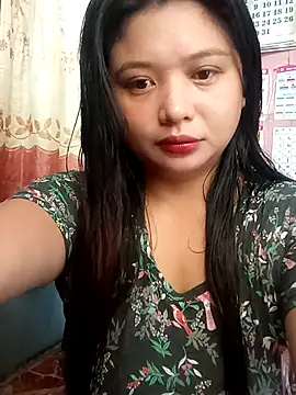 Snapshot of xHotMommaXx chatting on 10-13-25, 04:34 xHotMommaXx online show from 10-13-25, 04:34