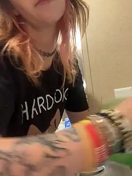 Mustbethemoney1234 online show from 10-22-25, 06:13