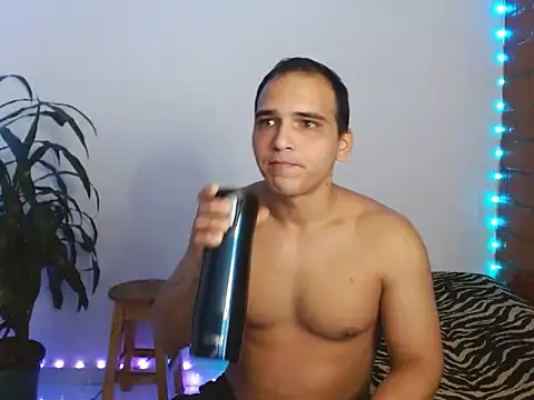 Maax3023 online show from 10-25-25, 01:07