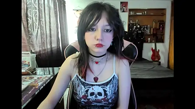 Snapshot of Maki_Zein_ chatting on 11-05-25, 04:07 Maki Zein online show from 11-05-25, 04:07