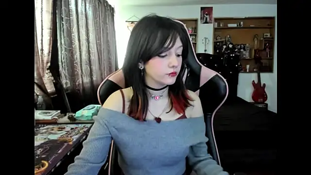 Snapshot of Maki_Zein_ chatting on 11-12-25, 05:24 Maki Zein online show from 11-12-25, 05:24