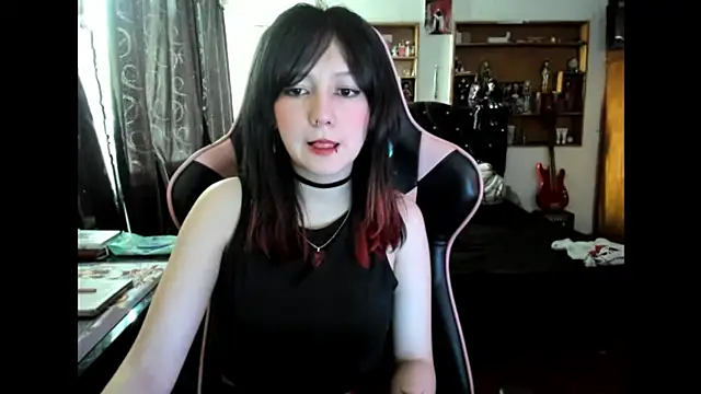 Snapshot of Maki_Zein_ chatting on 12-05-25, 05:42 Maki Zein online show from 12-05-25, 05:42