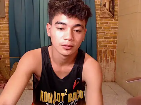 boy raphael online show from 10-31-25, 07:20