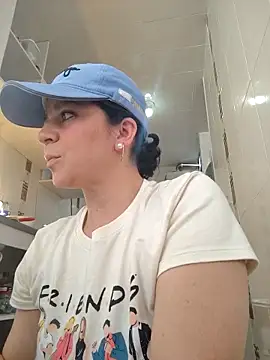 Snapshot of disneey2888 chatting on 10-25-25, 08:14 disneey2888 online show from 10-25-25, 08:14