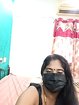 tamil-aunt online show from 10-16-25, 04:24