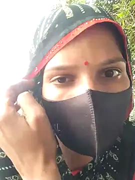 Snapshot of Pooja_suhani chatting on 10-24-25, 09:49 Pooja suhani online show from 10-24-25, 09:49