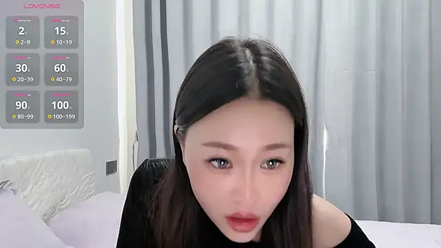 Snapshot of kitten-2001-yoyo chatting on 10-30-25, 03:08 kitten-2001-yoyo online show from 10-30-25, 03:08