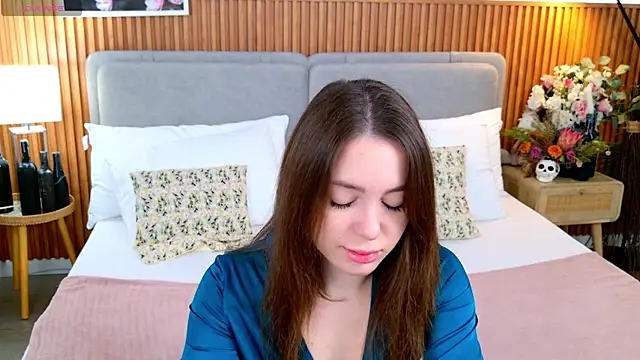 JulliRoss online show from 10-22-25, 05:08