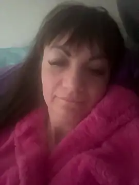 Snapshot of Butterfly8385 chatting on 03-08-26, 06:28 Butterfly8385 online show from 03-08-26, 06:28