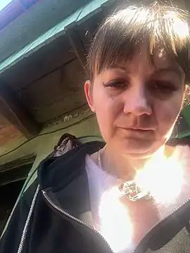 Snapshot of Butterfly8385 chatting on 03-15-26, 12:44 Butterfly8385 online show from 03-15-26, 12:44