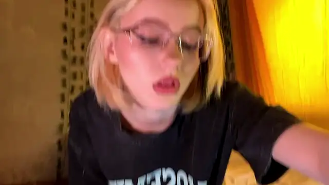 Snapshot of Kate_mikki chatting on 02-04-26, 04:51 Kate mikki online show from 02-04-26, 04:51