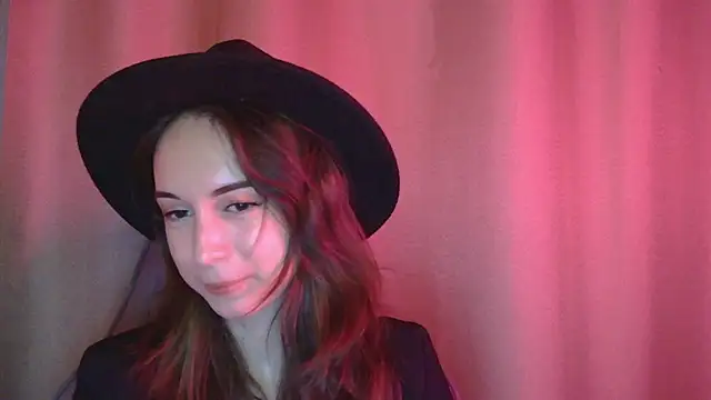 Snapshot of VeraLush chatting on 11-05-25, 01:33 VeraLush online show from 11-05-25, 01:33