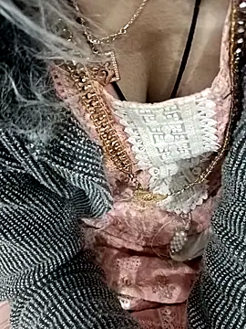 HOT-CPL-11 online show from 12-04-25, 06:16