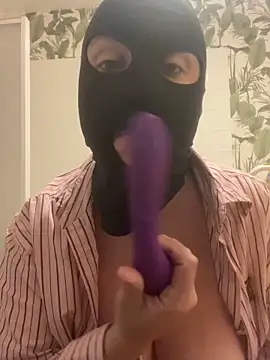 Snapshot of cochonnesoumise12 chatting on 10-28-25, 08:44 cochonnesoumise12 online show from 10-28-25, 08:44