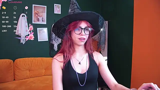 Snapshot of SabrinaCutie chatting on 10-14-25, 09:43 SabrinaCutie online show from 10-14-25, 09:43