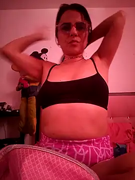 Snapshot of Soffy76 chatting on 10-18-25, 01:56 Soffy76 online show from 10-18-25, 01:56