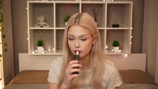 KaryTasch online show from 10-29-25, 08:32