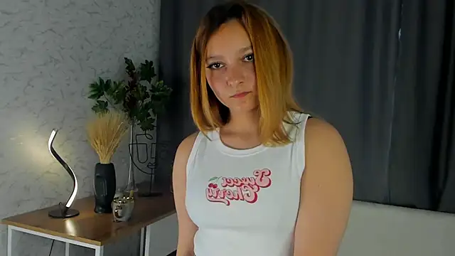 Snapshot of MelodySeelbach chatting on 10-11-25, 04:22 MelodySeelbach online show from 10-11-25, 04:22