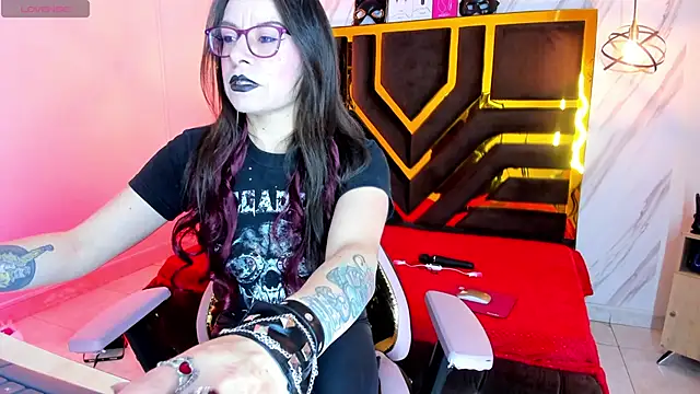 Snapshot of Evangelinejoness_ chatting on 10-16-25, 11:44 Evangelinejoness online show from 10-16-25, 11:44