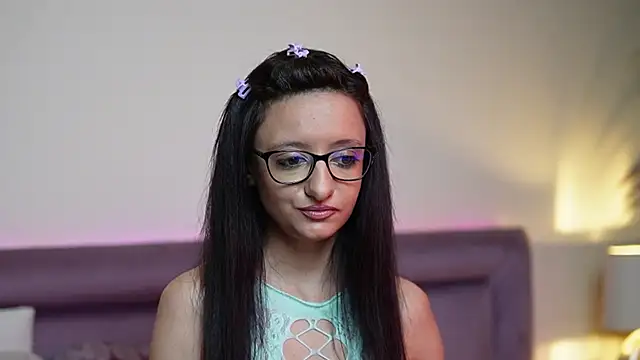 Snapshot of JoelleApril chatting on 11-19-25, 09:26 JoelleApril online show from 11-19-25, 09:26