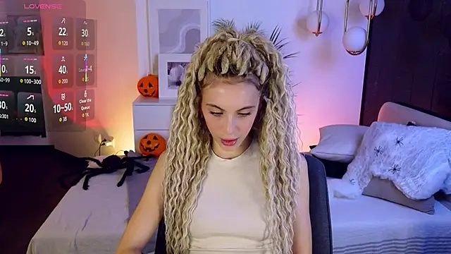 Snapshot of mia_silkk chatting on 10-31-25, 06:25 mia silkk online show from 10-31-25, 06:25