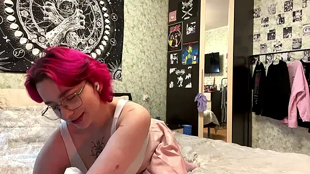 TheaBertch online show from 11-25-25, 03:23