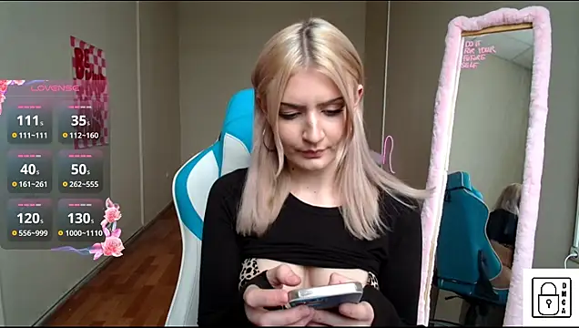 Snapshot of LizzyCumm chatting on 02-16-26, 11:17 LizzyCumm online show from 02-16-26, 11:17