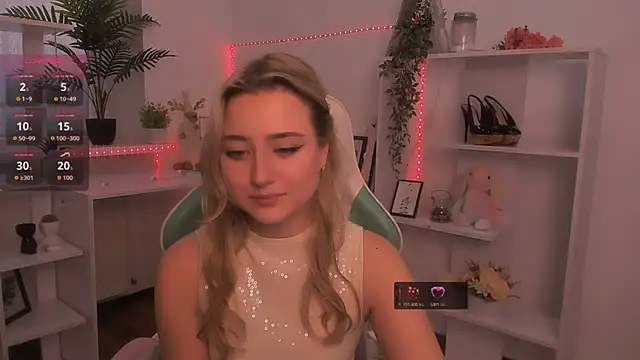 Snapshot of Lulu___Moon chatting on 11-23-25, 08:36 Lulu Moon online show from 11-23-25, 08:36