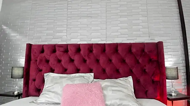 Snapshot of Valery_Monn chatting on 11-22-25, 10:25 Valery Monn online show from 11-22-25, 10:25