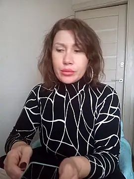 Snapshot of Ambika_beauty chatting on 10-21-25, 09:54 Ambika beauty online show from 10-21-25, 09:54