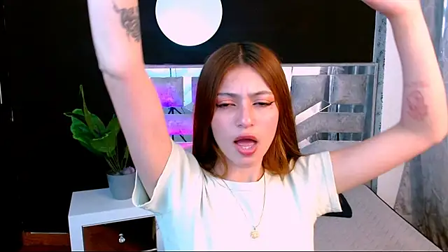 Snapshot of viky_evanss chatting on 10-15-25, 07:03 viky evanss online show from 10-15-25, 07:03