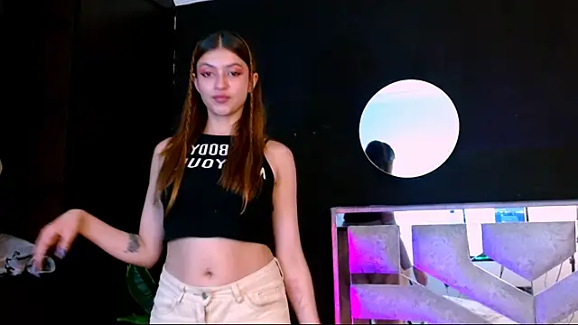 Snapshot of viky_evanss chatting on 11-25-25, 06:30 viky evanss online show from 11-25-25, 06:30