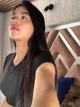 Snapshot of LunaMoore_Pink chatting on 10-25-25, 12:56 LunaMoore Pink online show from 10-25-25, 12:56