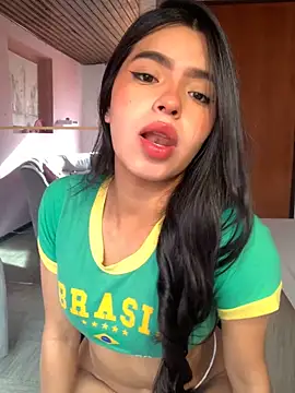 Snapshot of LunaMoore_Pink chatting on 12-04-25, 12:36 LunaMoore Pink online show from 12-04-25, 12:36