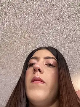 Snapshot of ElectraPink_ chatting on 02-21-26, 01:34 ElectraPink online show from 02-21-26, 01:34