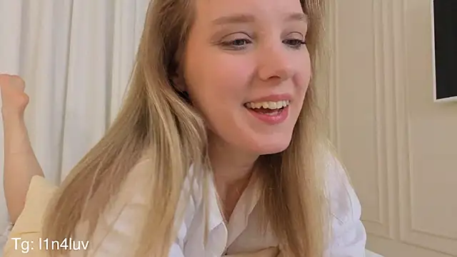 AIicaparkerc online show from 12-15-25, 08:46