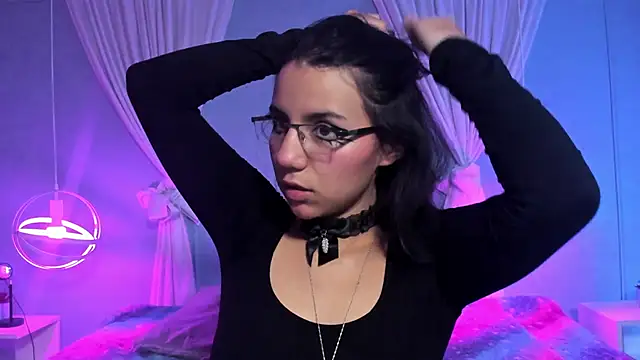 HollyPeach online show from 11-04-25, 08:19