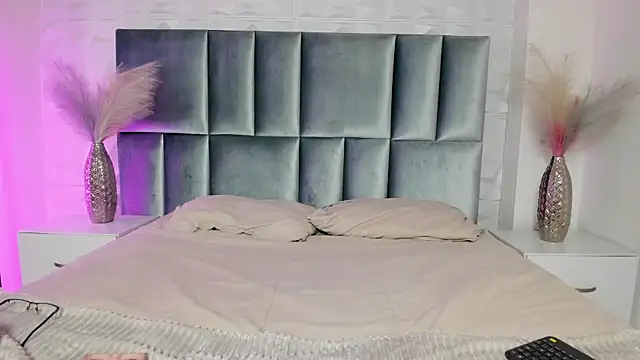 HollyPeach online show from 03-20-26, 07:30