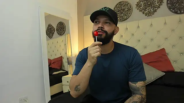 Snapshot of AlukardBig chatting on 10-15-25, 08:20 AlukardBig online show from 10-15-25, 08:20