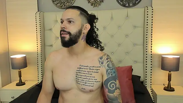 Snapshot of AlukardBig chatting on 10-25-25, 12:56 AlukardBig online show from 10-25-25, 12:56