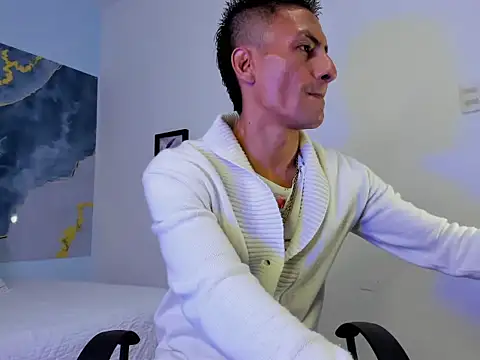 Snapshot of latin_crissex chatting on 10-18-25, 11:55 latin crissex online show from 10-18-25, 11:55