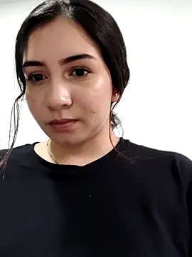 sophia salazar18 online show from 10-28-25, 09:06