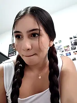 sophia salazar18 online show from 11-16-25, 06:35