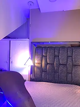 Snapshot of SofiRuiz_ chatting on 10-25-25, 03:03 SofiRuiz online show from 10-25-25, 03:03