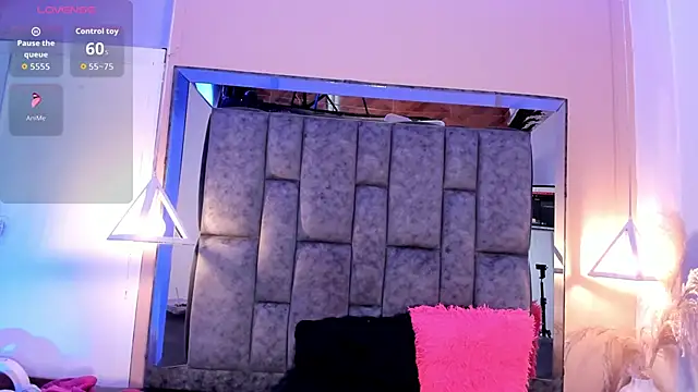 Snapshot of SofiRuiz_ chatting on 11-07-25, 03:17 SofiRuiz online show from 11-07-25, 03:17