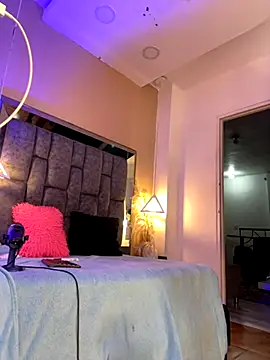 Snapshot of SofiRuiz_ chatting on 11-15-25, 03:59 SofiRuiz online show from 11-15-25, 03:59