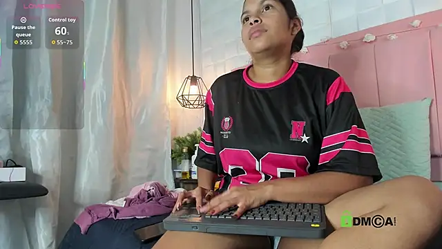 Lunaamorena  online show from 01-09-26, 07:37