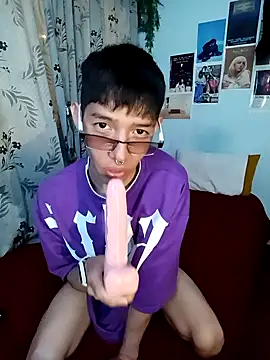 heyy noah11 online show from 10-18-25, 01:08