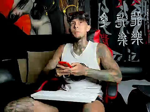 Snapshot of Molotov_Explosive chatting on 10-12-25, 12:31 Molotov Explosive online show from 10-12-25, 12:31